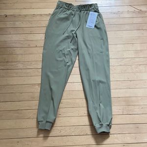 NWT lululemon stretch high rise jogger sz 6